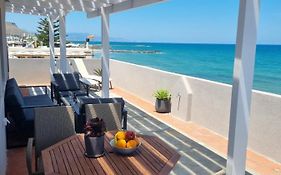 Astra Sea View Apartment, Sea Front